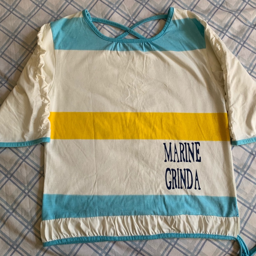 White mid sleeve shirt